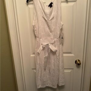 Robbie Bee White Sleeveless Midi Dress